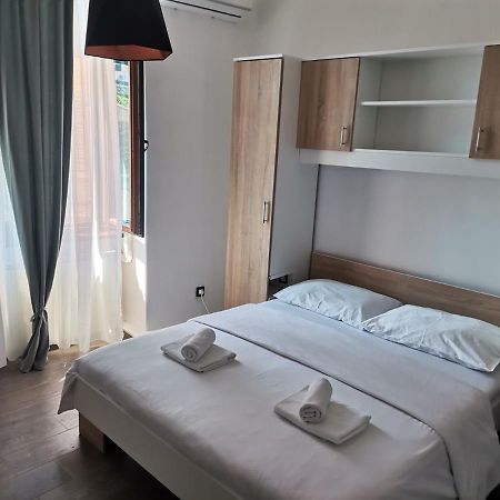 Elin'S Rooms In Center Pula Exteriér fotografie